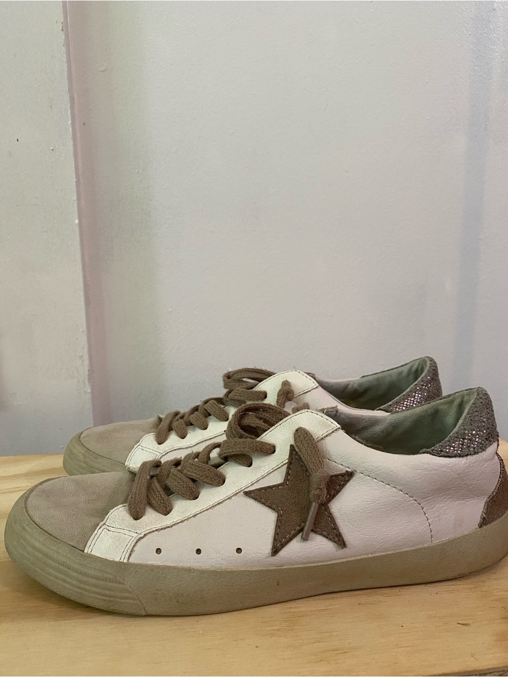 Golden Goose Style Shushop Casual Women's Lace-Up Sneakers in Beige and White - Picture 2 of 4